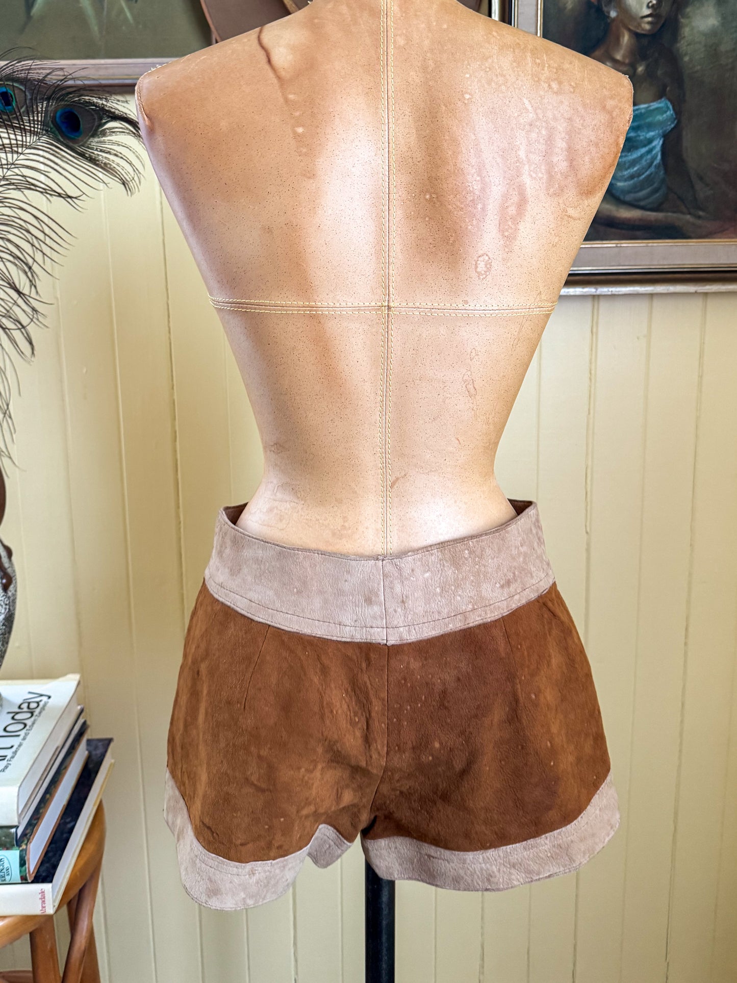 VINTAGE 1970S RARE SUEDE LEATHER TWO TONE HOTPANTS SHORTS XS/S