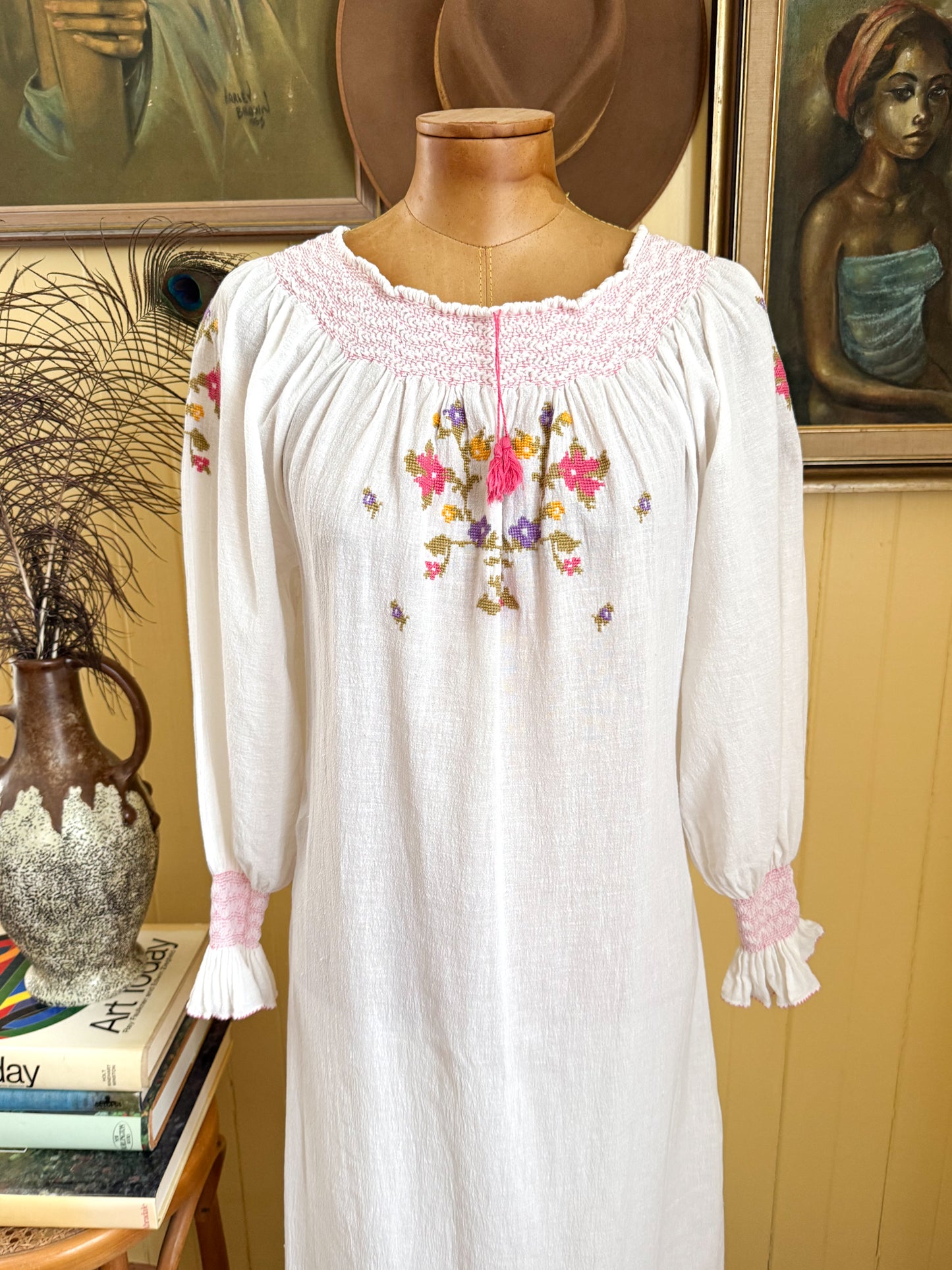 VINTAGE 1970S COTTON CHEESECLOTH EMBROIDERED PEASANT MAXI DRESS S/M