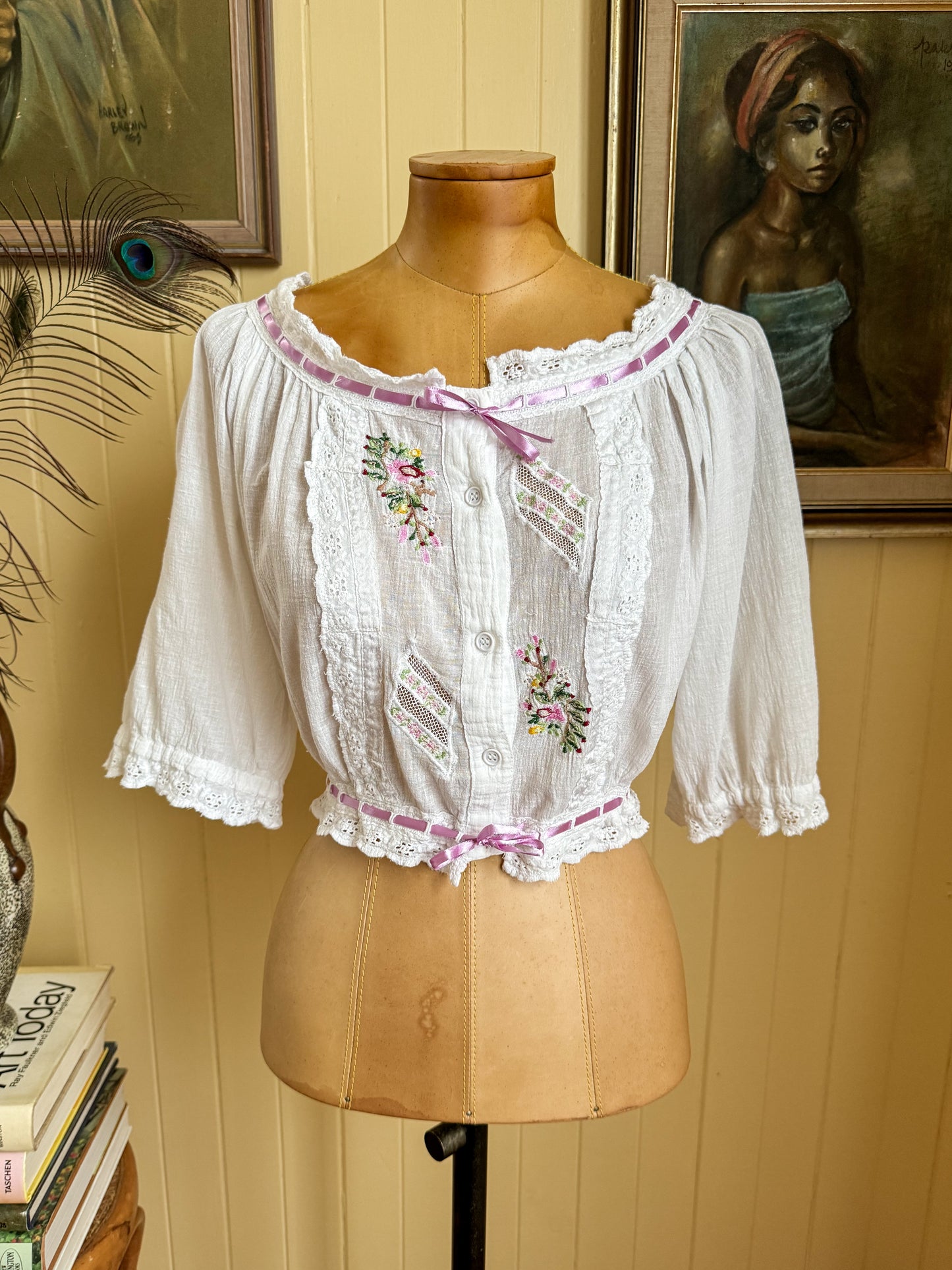 VINTAGE 1970S INDIAN COTTON CHEESECLOTH EMBROIDERED CROPPED BLOUSE S