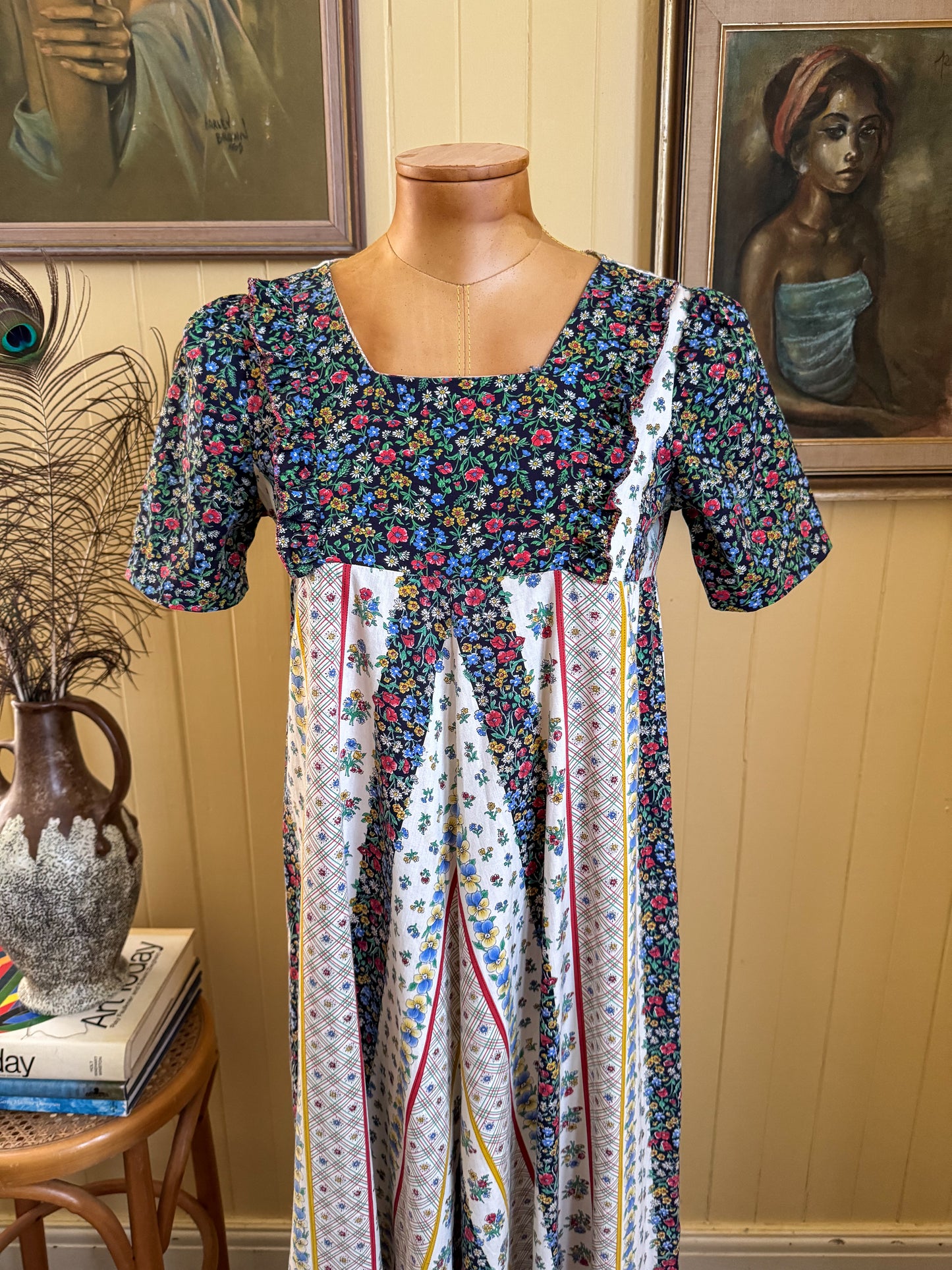 VINTAGE 1970S COTTON FLORAL PATCHWORK PRINT PRAIRIE MAXI DRESS S