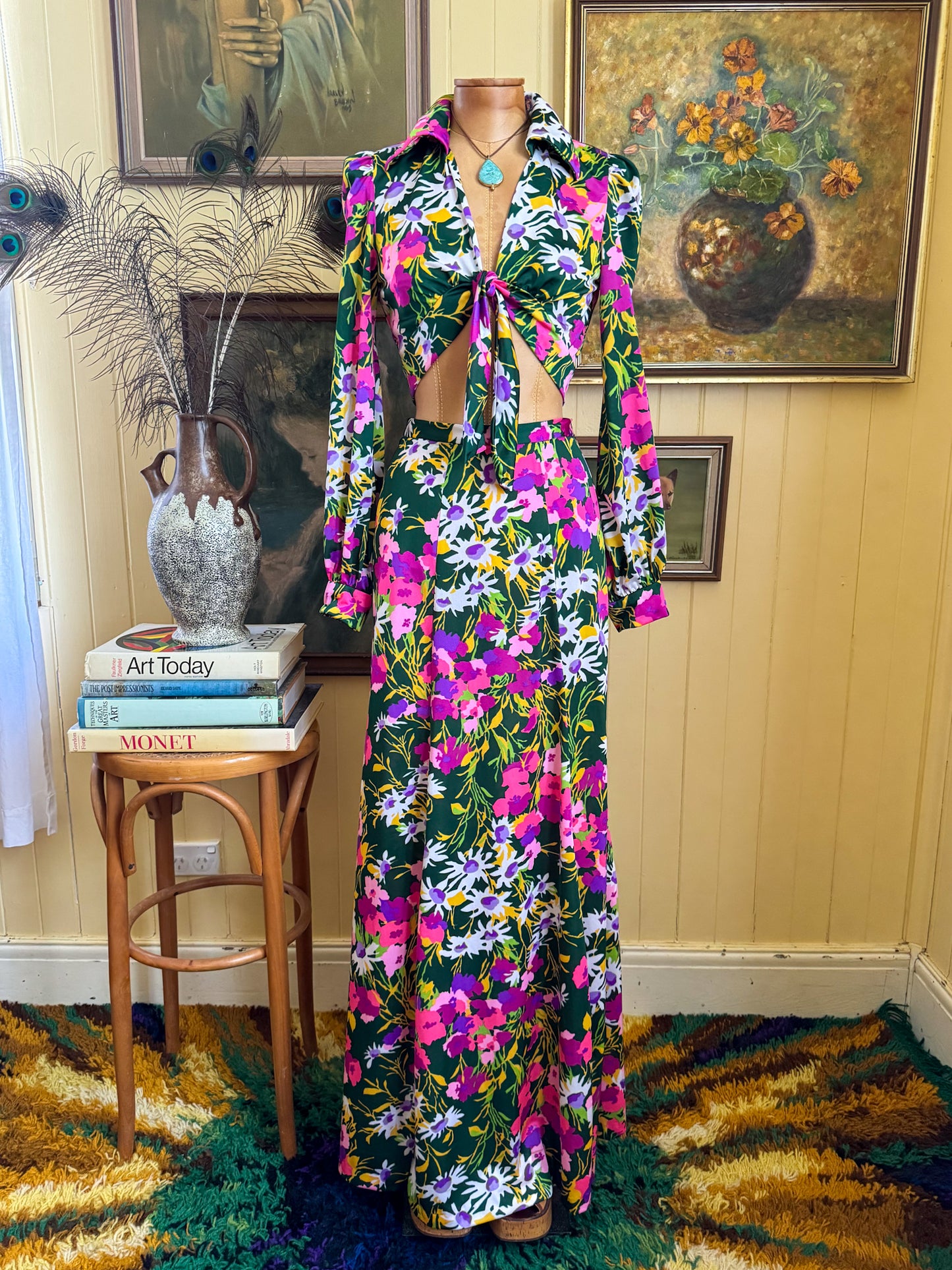 VINTAGE 1970S NYLON FLORAL PRINT TWO PIECE CROPPED BLOUSE + MAXI SKIRT SET XS