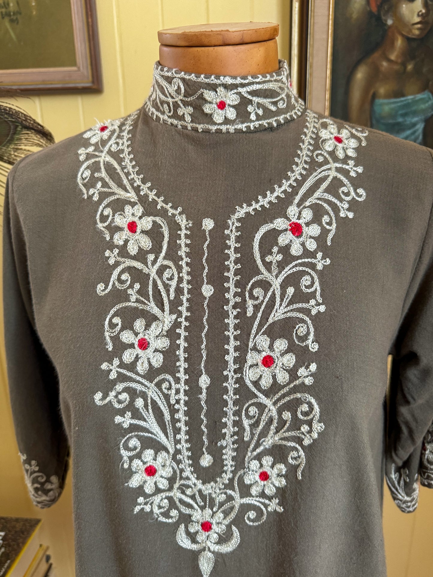 VINTAGE 1970S RAYON EMBROIDERED HIGH NECK TUNIC BLOUSE XS/S