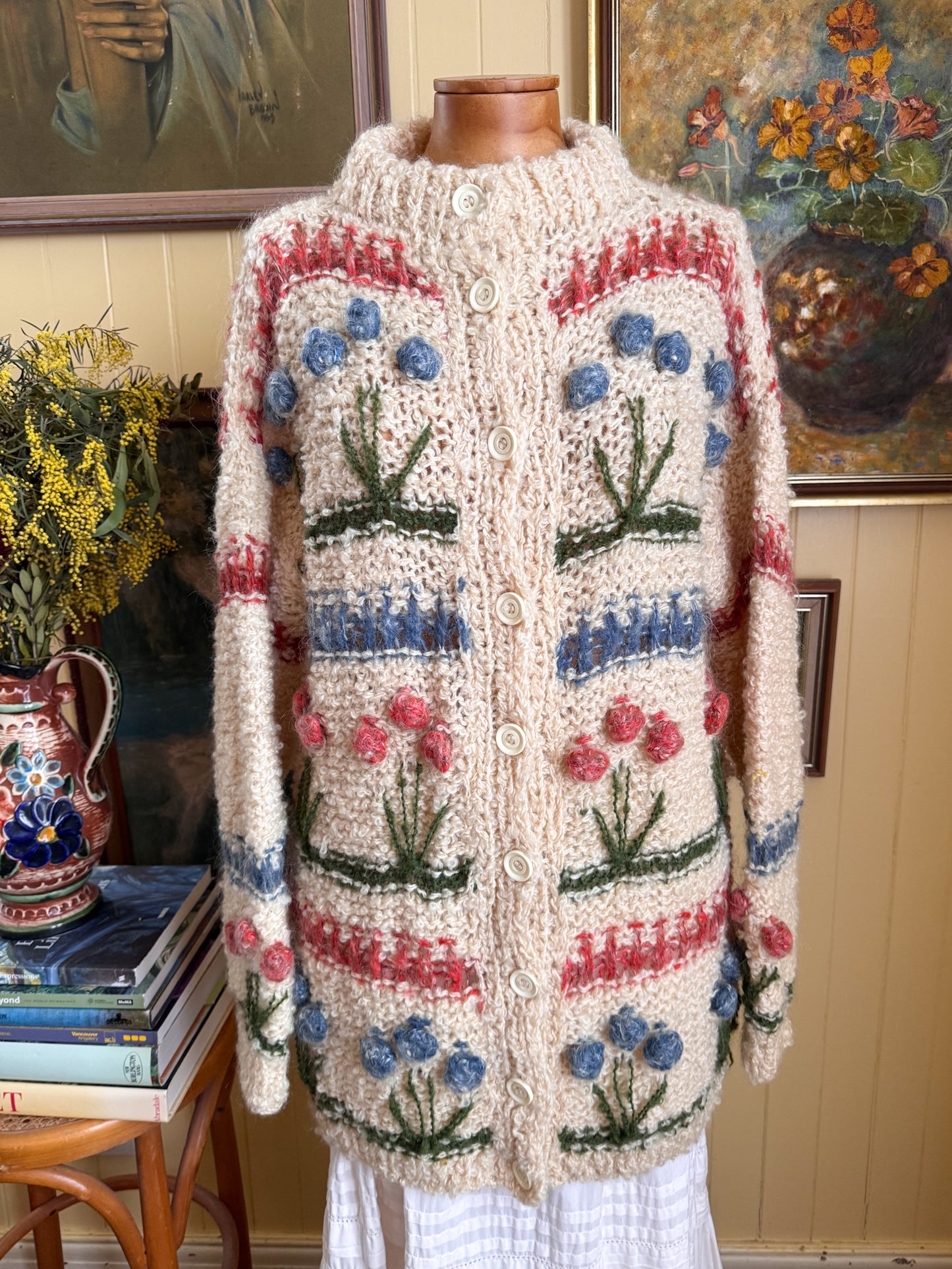 VINTAGE 1990S ENGLISH OLIVIA PAUL HAND KNITTED WOOL MOTIF CARDIGAN COAT M