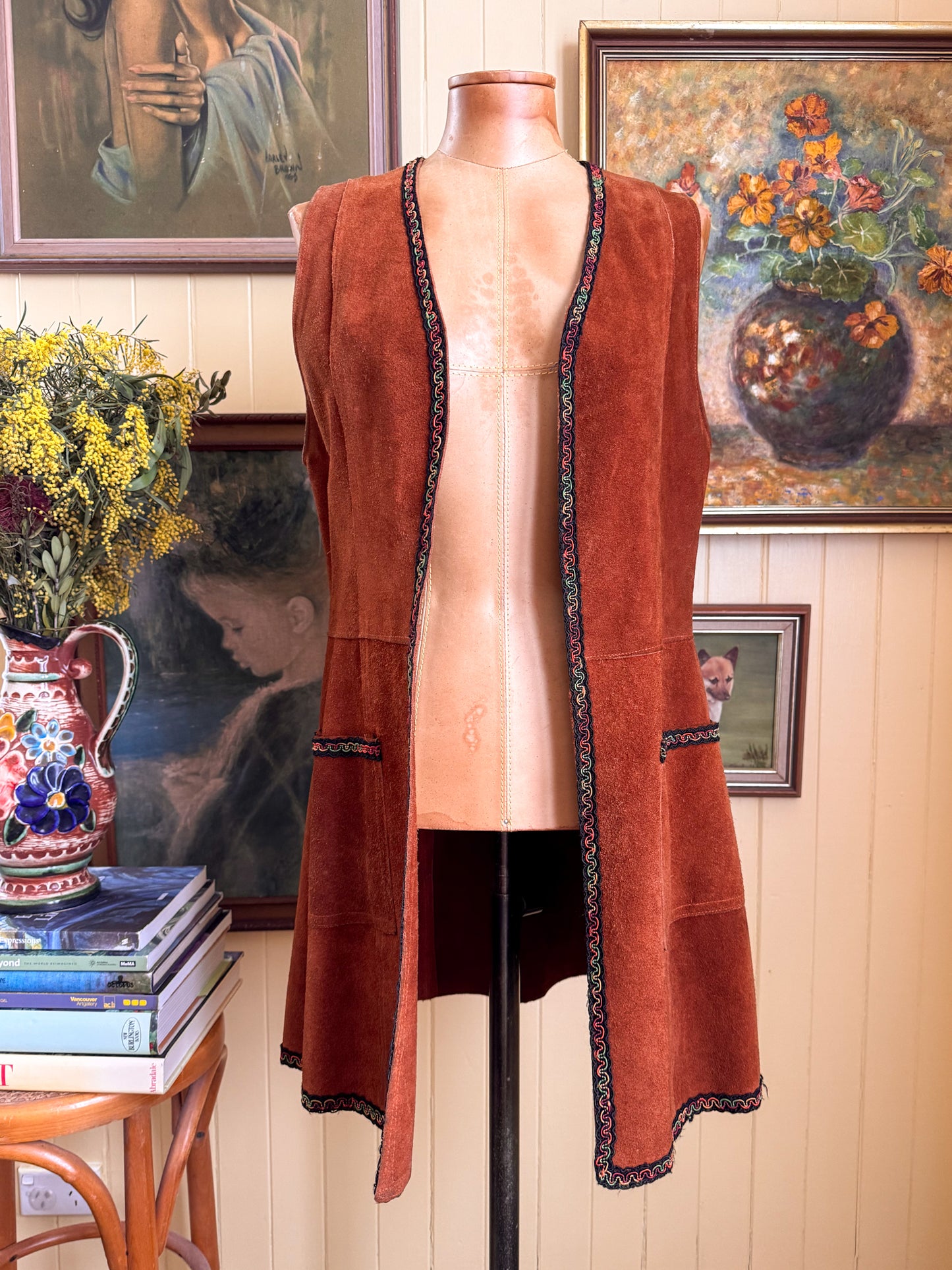 VINTAGE 1970S RUST BROWN SUEDE LEATHER LONGER LINE VEST S