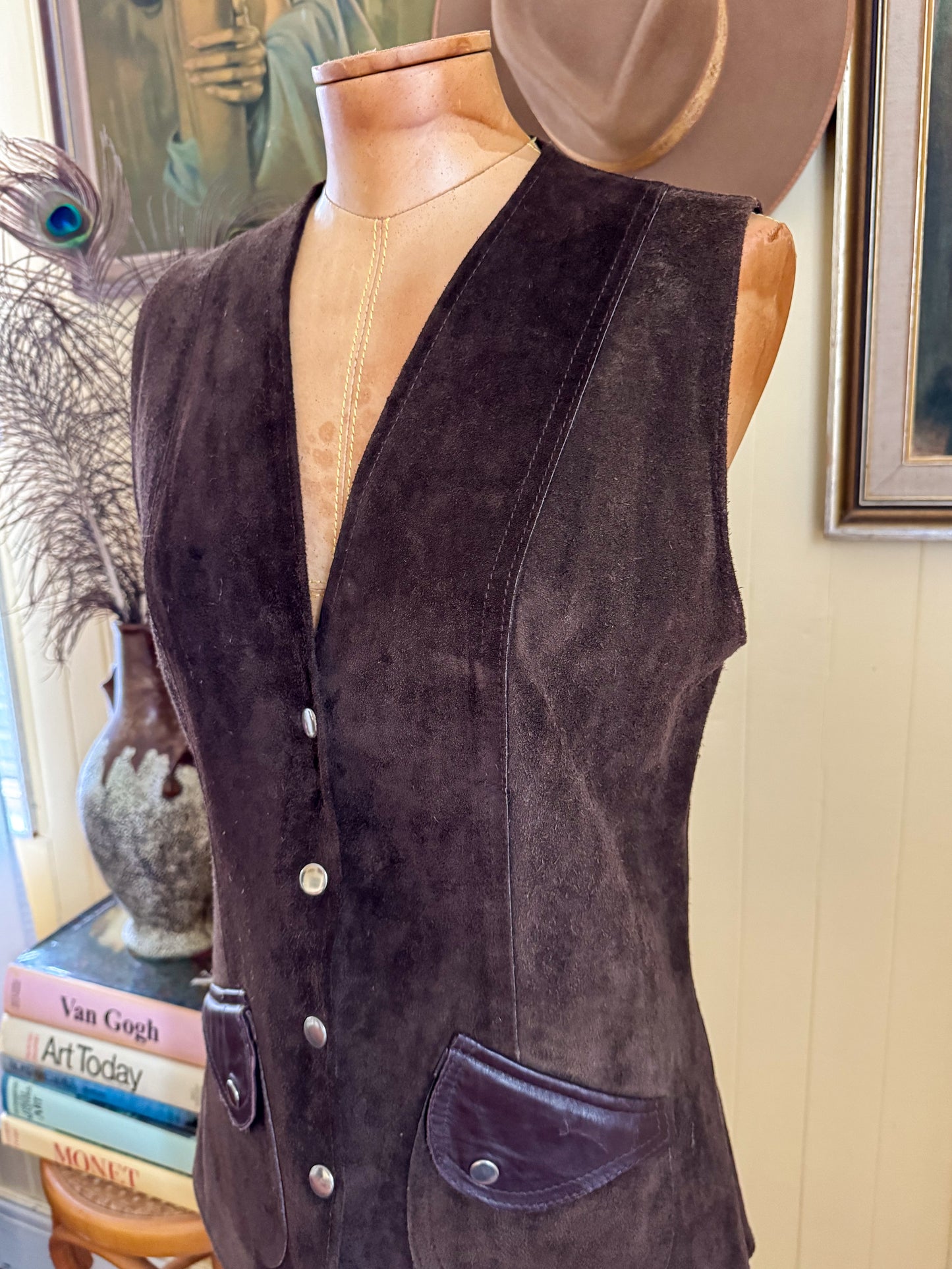 VINTAGE 1970S CHOCOLATE SUEDE LEATHER PRESS STUD WAISTCOAT VEST S/M