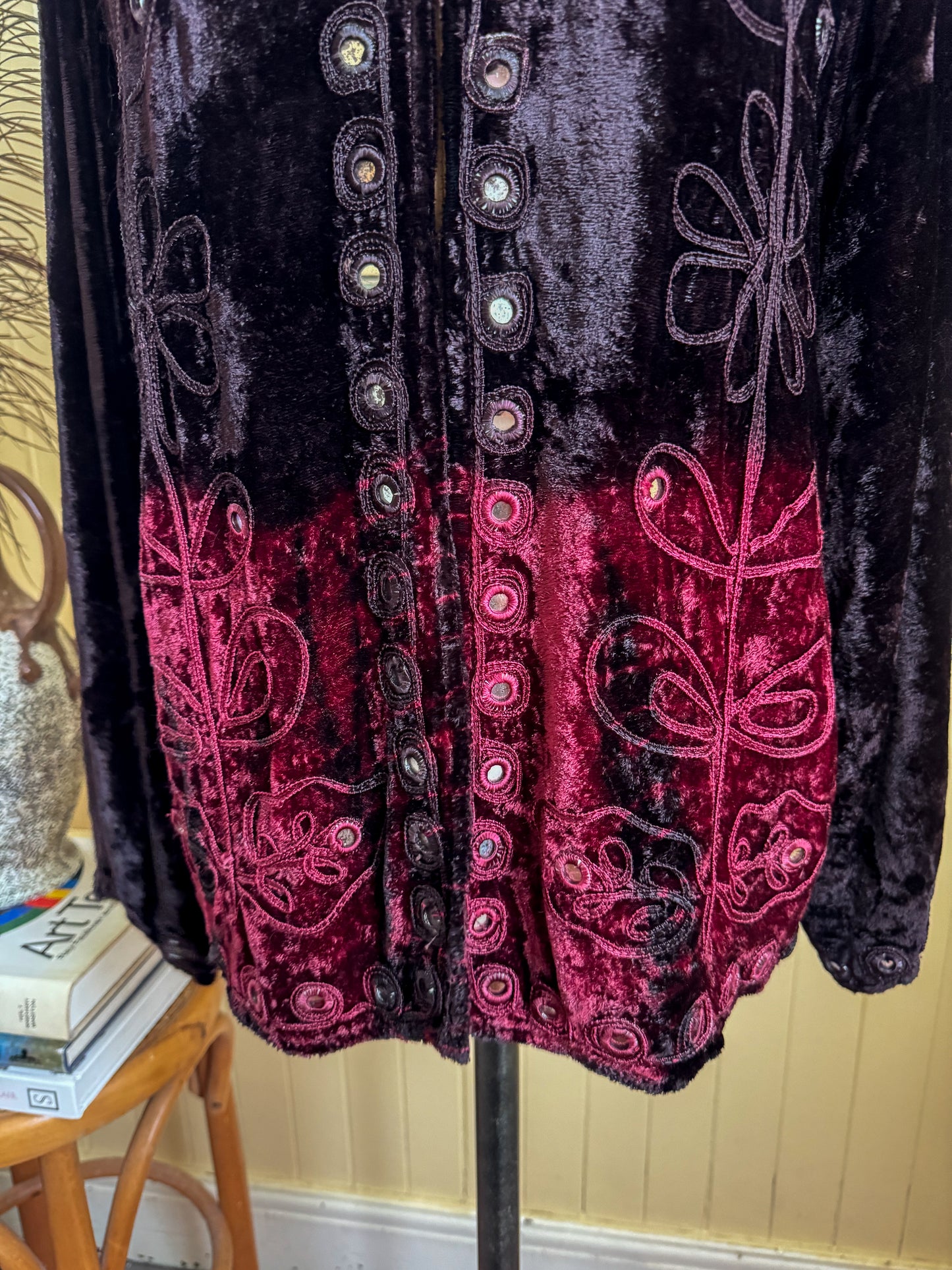 VINTAGE 1990S FRENCH COUNTRY INDIAN RAYON VELVET DIP DYE EMBROIDERED JACKET S/M