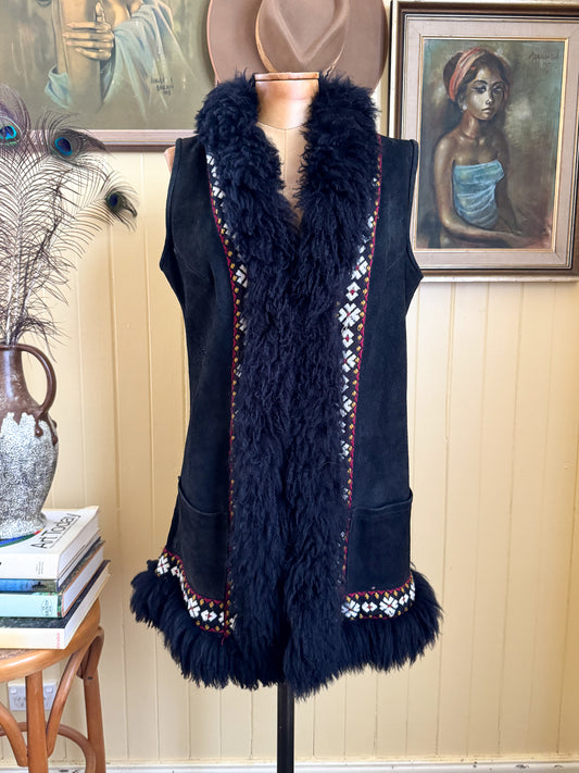 VINTAGE 1970S BLACK SUEDE LEATHER PENNY LANE SHEARLING WOOL VEST S/M