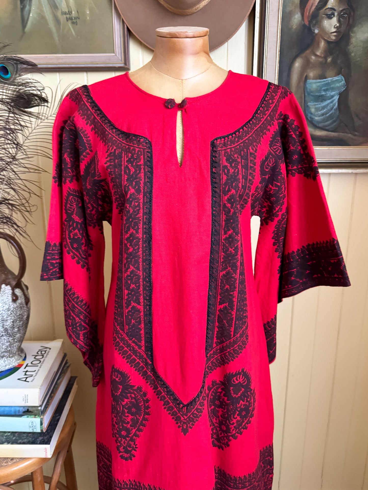 VINTAGE 1970S JUGNU INDIAN COTTON PRINT ANGEL SLEEVE MIDI KAFTAN M