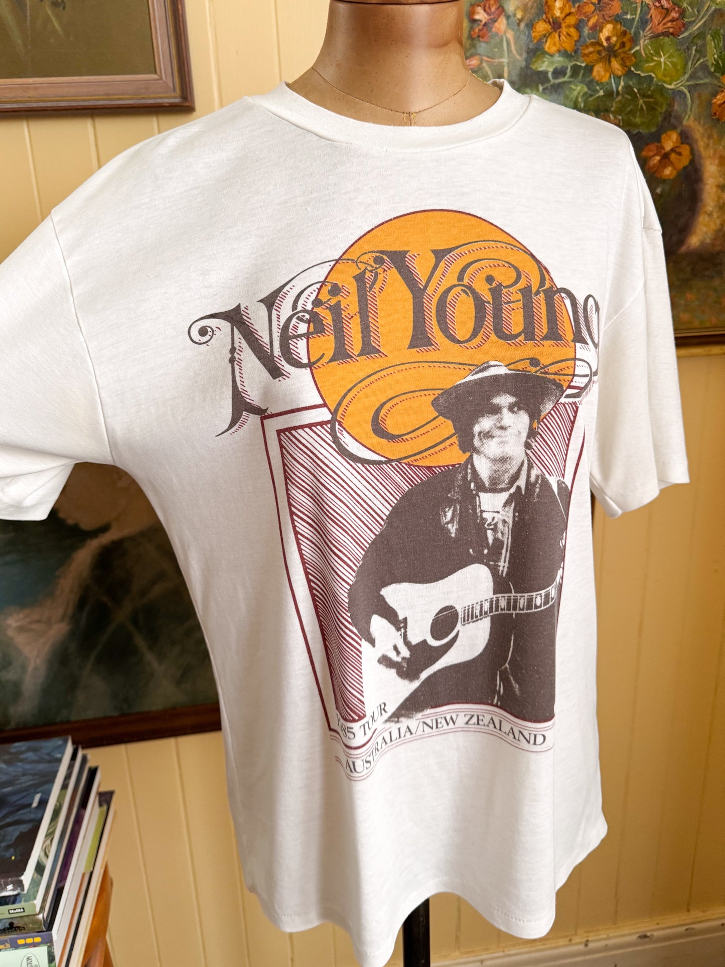 VINTAGE 1985 NEIL YOUNG, CRAZY HORSE + THE INTERNATIONAL HARVEST AUSTRALIA NZ TOUR PRINT BAND TSHIRT M