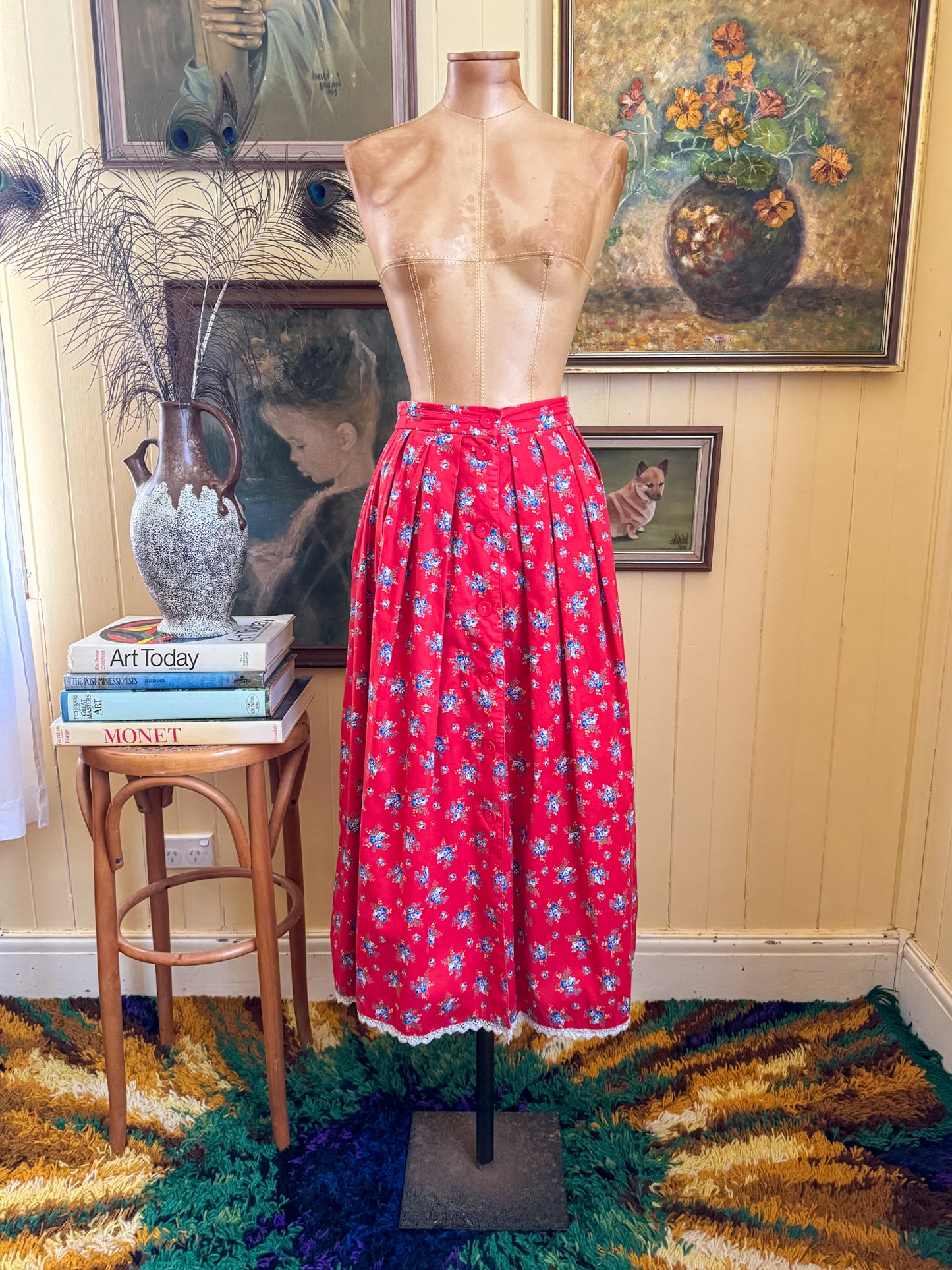 VINTAGE 1970S AUSTRIAN COTTON FLORAL PRINT RUFFLE LACE TRIM MIDI PEASANT SKIRT M