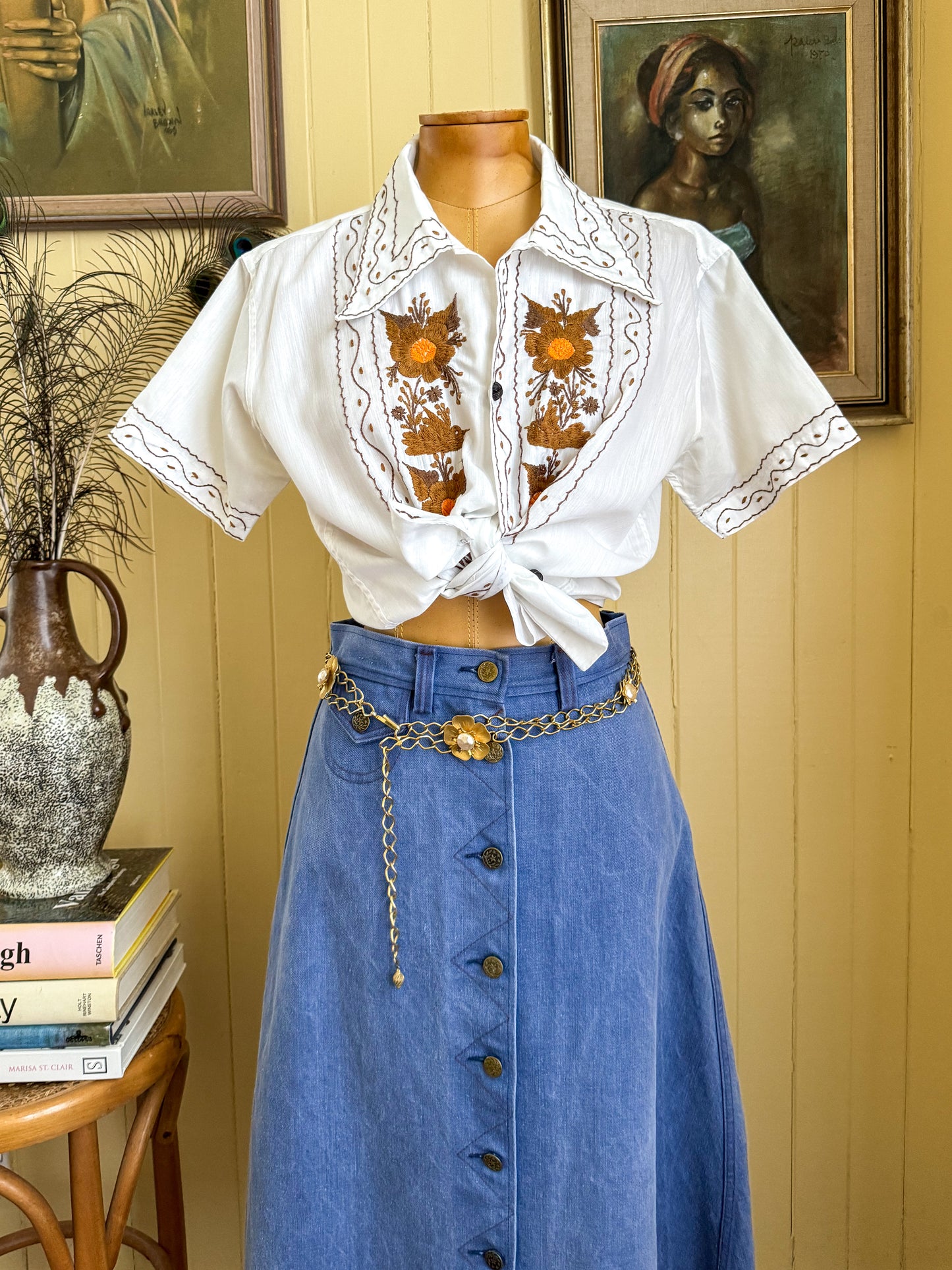 VINTAGE 1970S FLORAL EMBROIDERED BUTTON UP BOXY SHIRT S/M