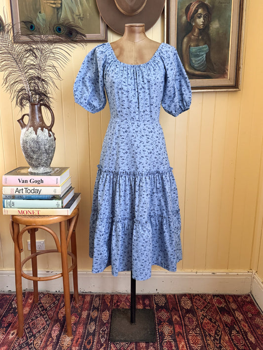 VINTAGE 1980S LAURA ASHLEY COTTON FLORAL + LOGO PRINT PEASANT DRESS XS/S