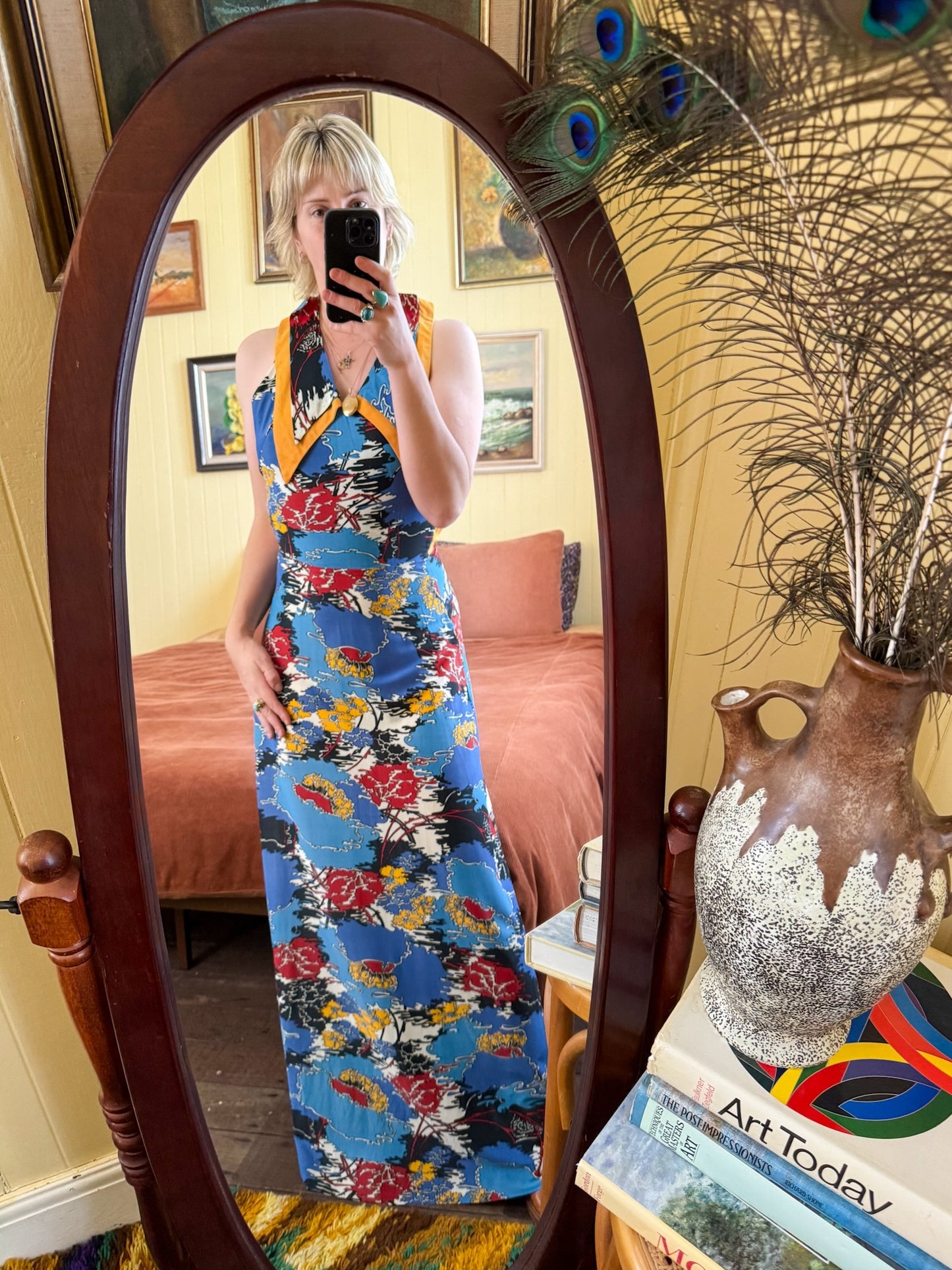 VINTAGE 1970S FINLAW NYLON ABSTRACT TROPICAL PRINT COLLARED HALTER MAXI DRESS S