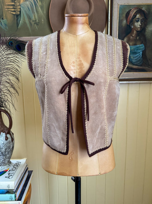 VINTAGE 1970S LEATHERCRAFT TAUPE SUEDE BLANKET STITCH TIE WAISTCOAT VEST S