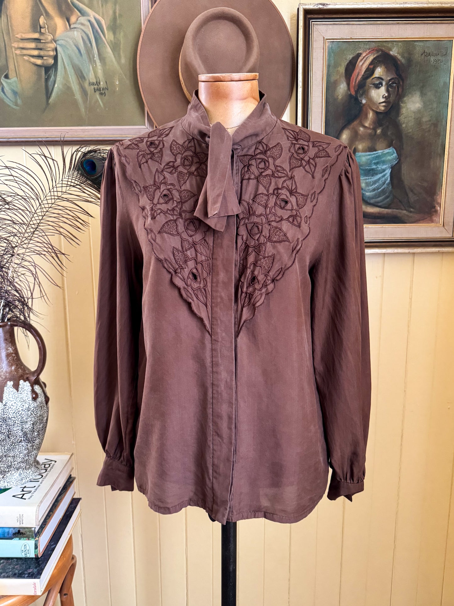 VINTAGE 1980S JAPANESE SILK CHOCOLATE EMBROIDERED COLLAR BLOUSE S/M