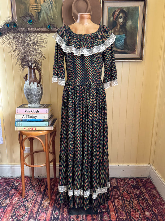 VINTAGE 1970S COTTON FLORAL PRINT RUFFLE LACE PRAIRIE MAXI DRESS S/M