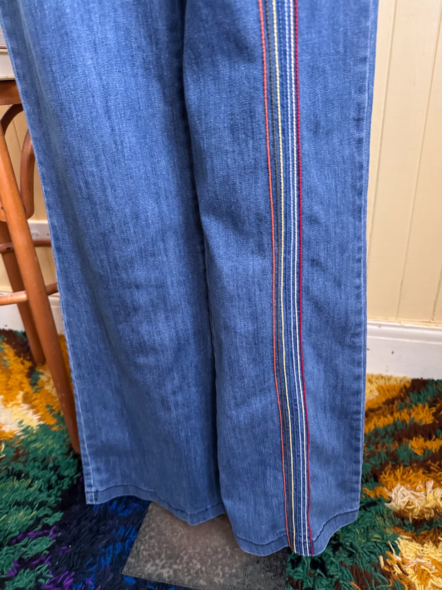 VINTAGE 1990S DOES 1970S USA FERVOUR HIGH WAIST RAINBOW STITCH DENIM FLARED JEANS M