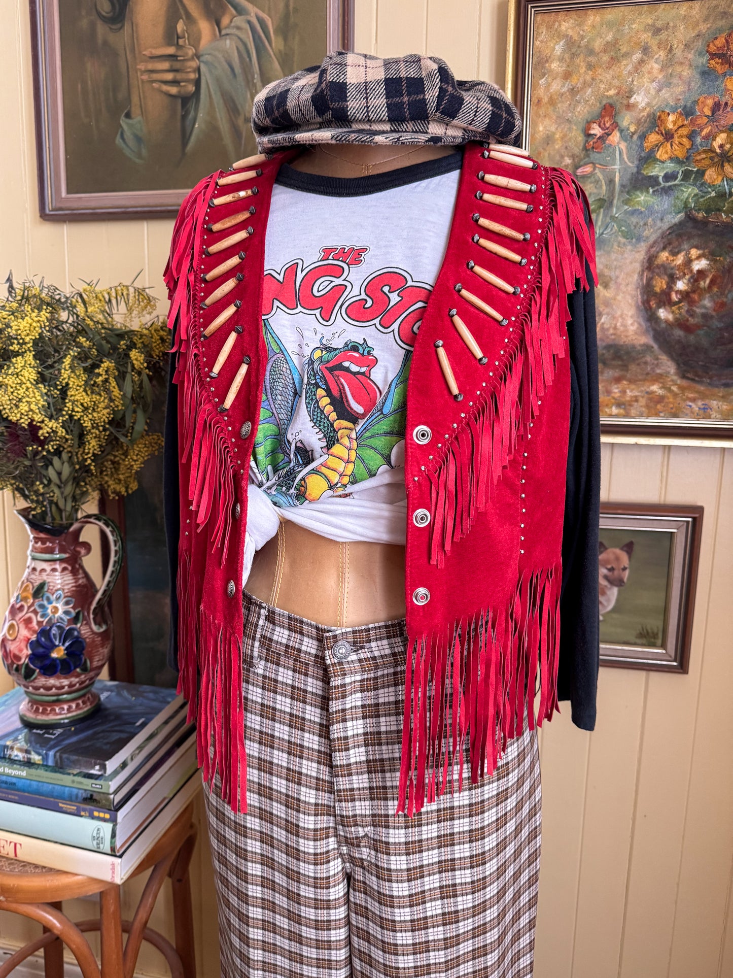 VINTAGE 1990S USA FREEDOM SUEDE LEATHER FRINGED BONE DETAIL WESTERN VEST M