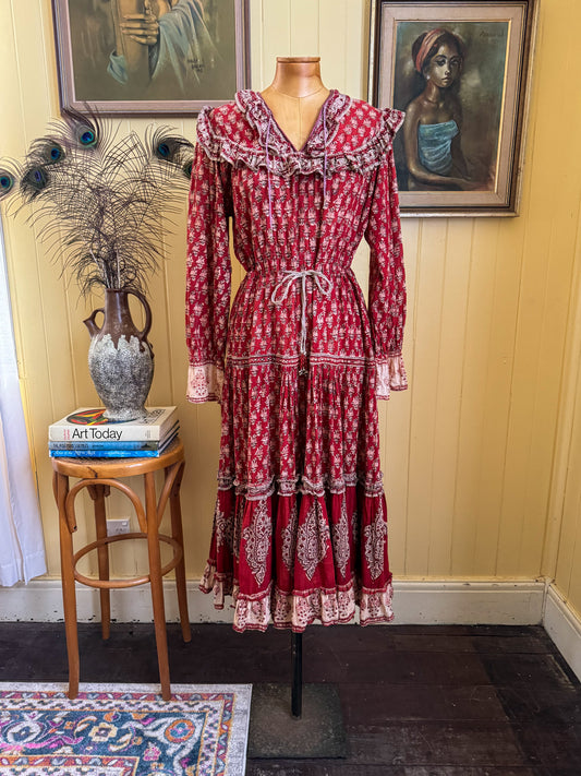 VINTAGE 1970S RARE INDIAN COTTON GAUZE BLOCK PRINT RUFFLED PEASANT DRESS M