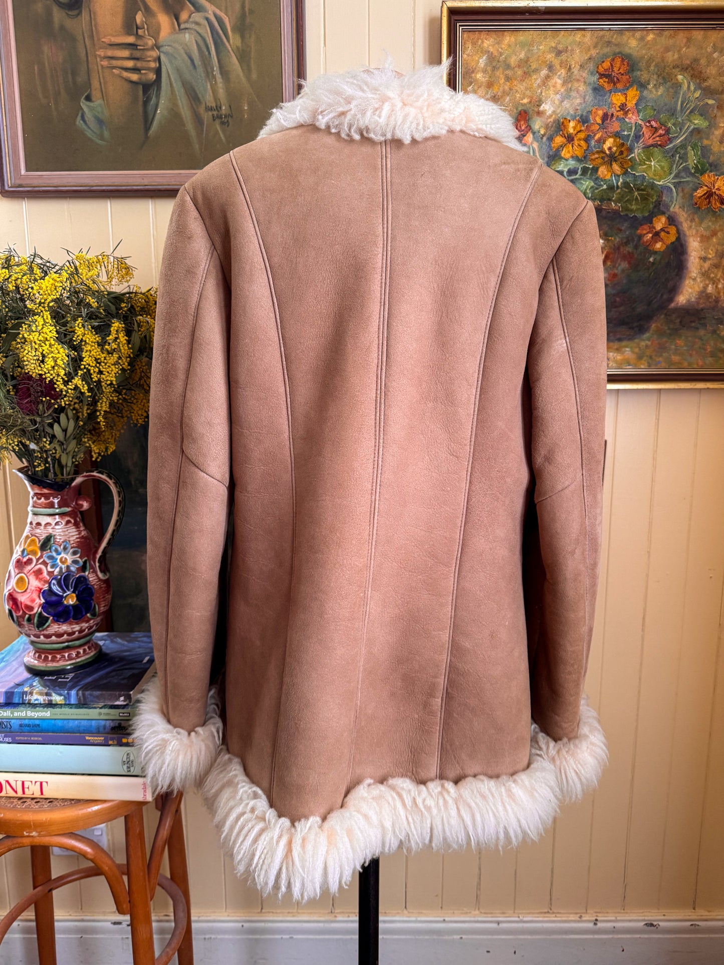 VINTAGE NZ KNIGHT TAYLORS NATURAL SUEDE SHEEPSKIN SHEARLING COAT L