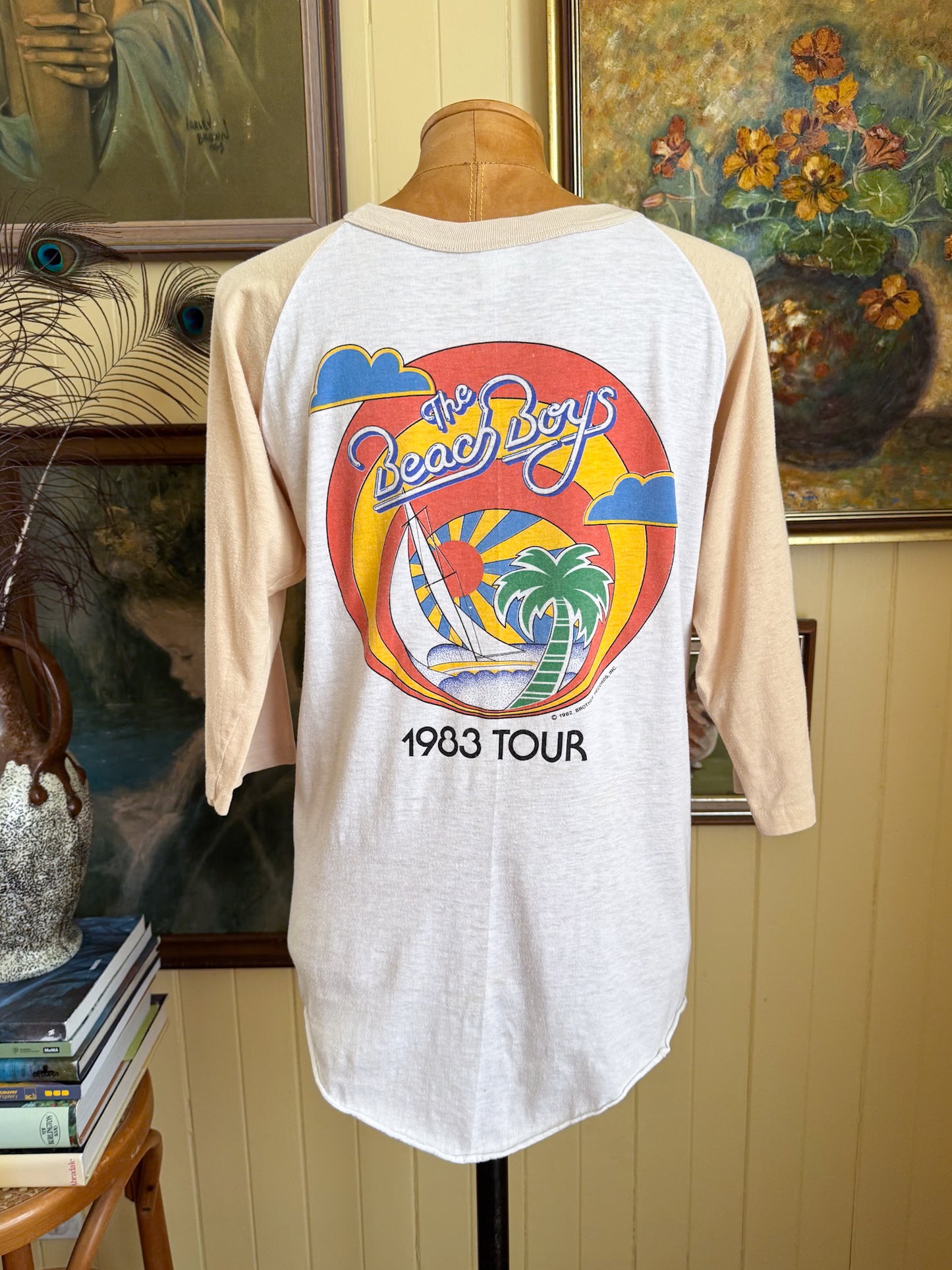 VINTAGE 1983 THE BEACH BOYS TOUR PRINT RAGLAN TSHIRT S/M