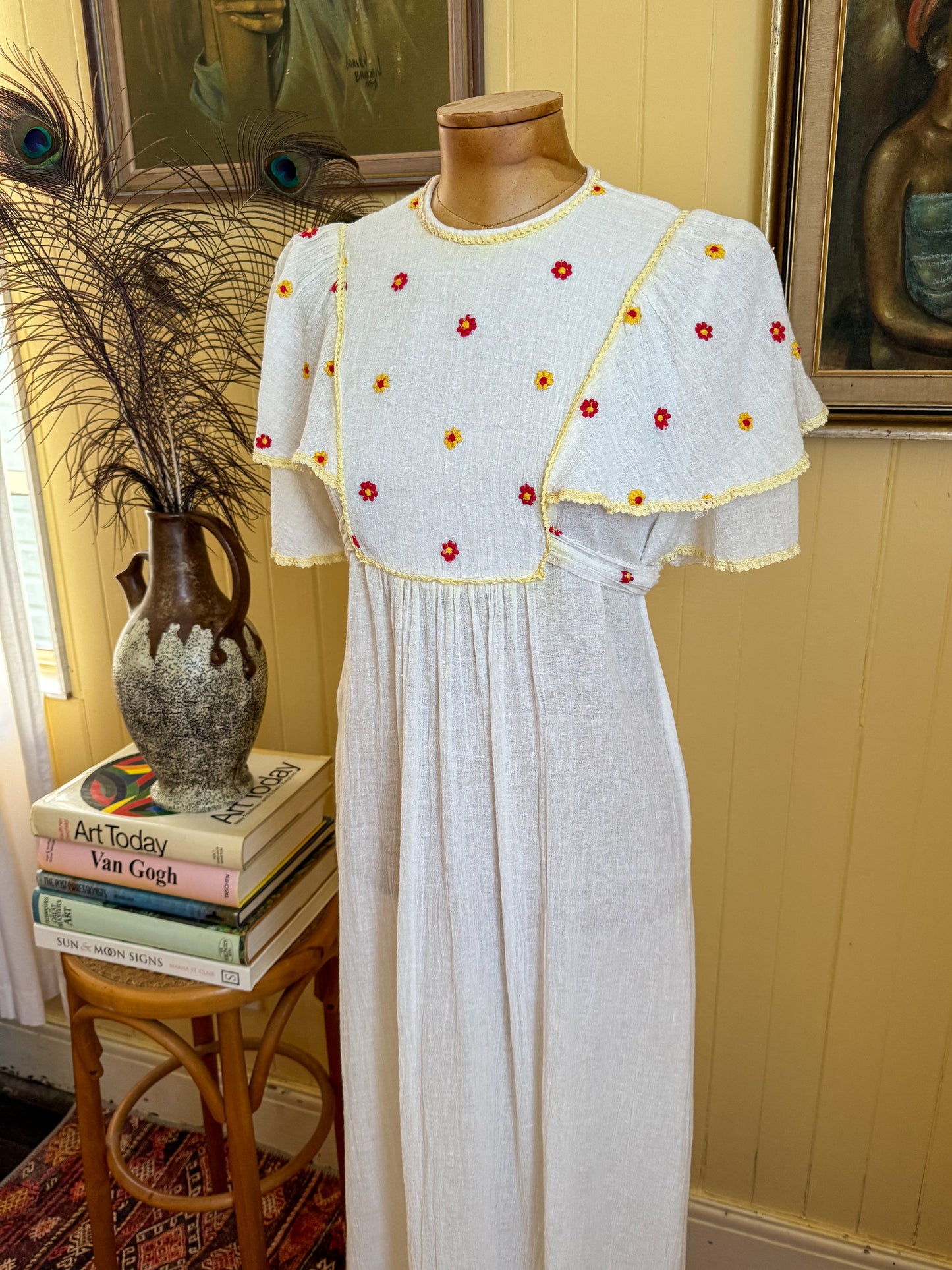 VINTAGE 1970S EMMA COTTON CHEESECLOTH EMBROIDERED DAISY MAXI DRESS XS/S