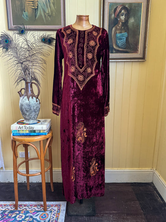 VINTAGE 1970S INDIAN COTTON VELVET EMBROIDERED MAXI KAFTAN S