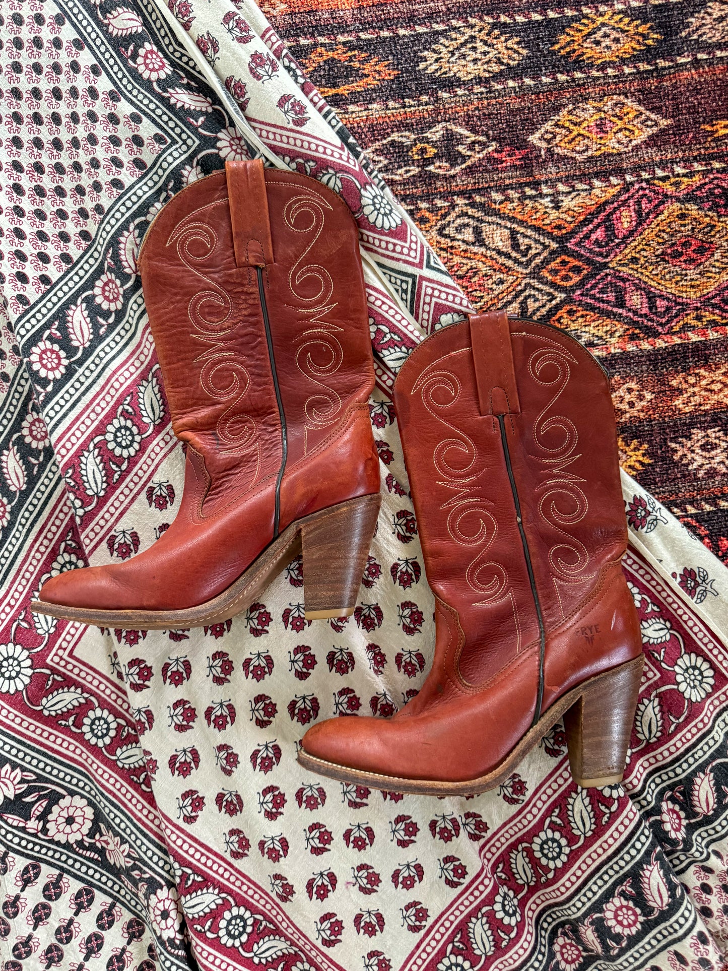 VINTAGE FRYE EMBROIDERED LEATHER WESTERN CUBAN HIGH HEEL BOOTS 8.5/39