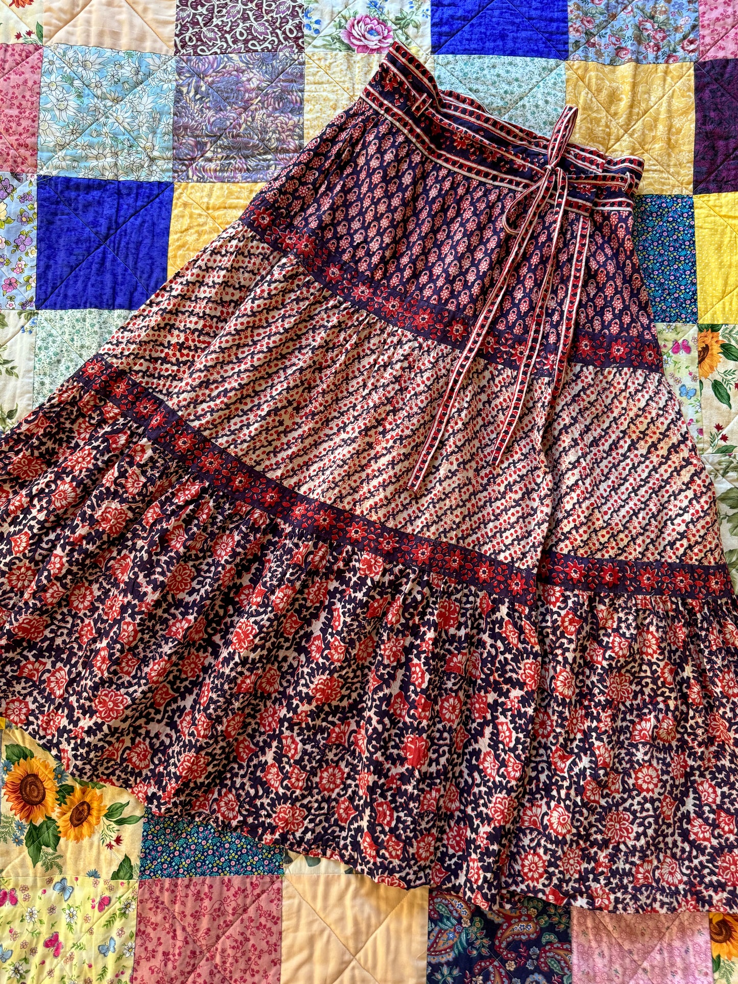 VINTAGE 1970S ANOKHI INDIAN COTTON BLOCK PRINT TIERED WRAP PEASANT SKIRT XS/SS