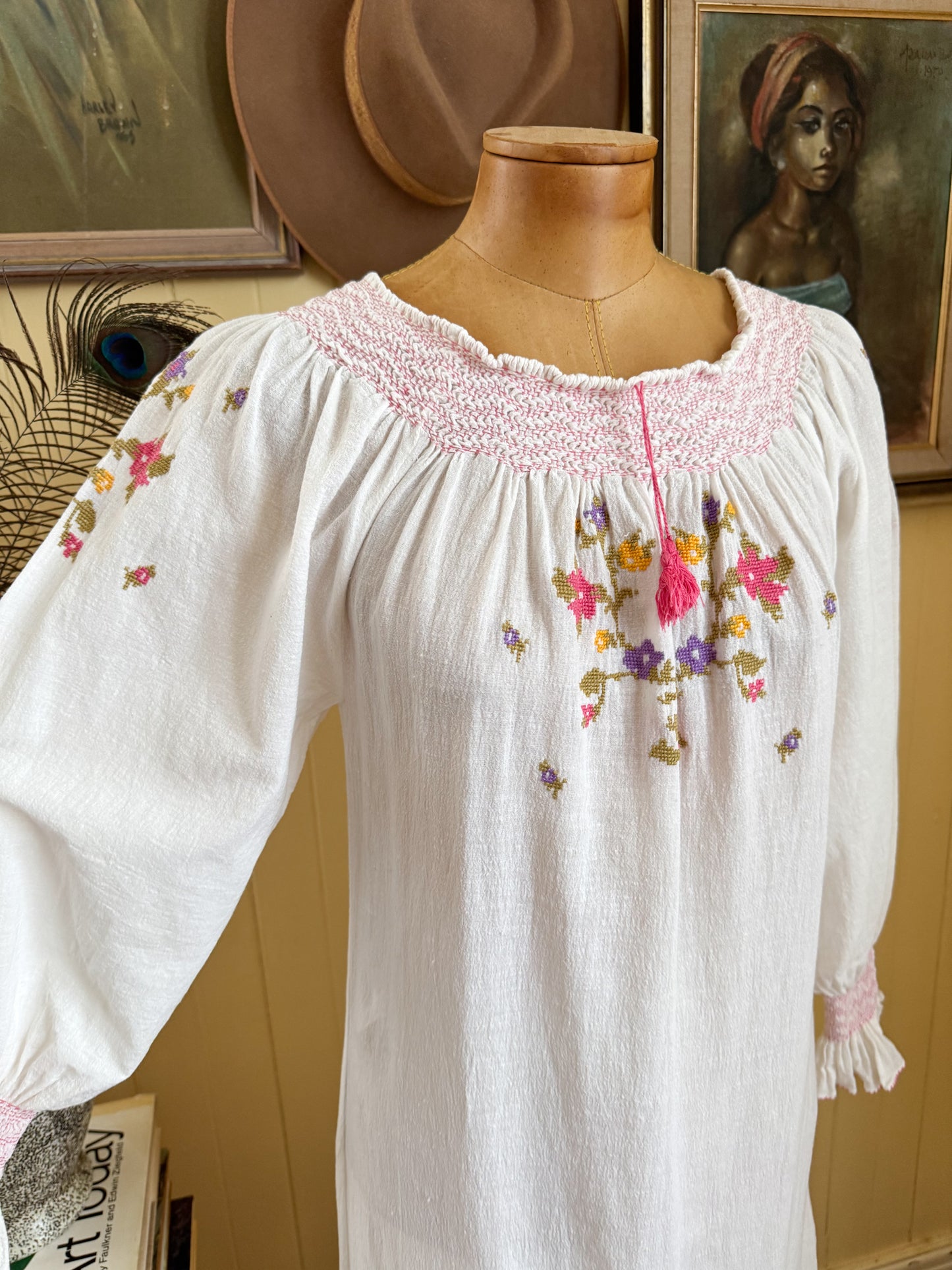 VINTAGE 1970S COTTON CHEESECLOTH EMBROIDERED PEASANT MAXI DRESS S/M