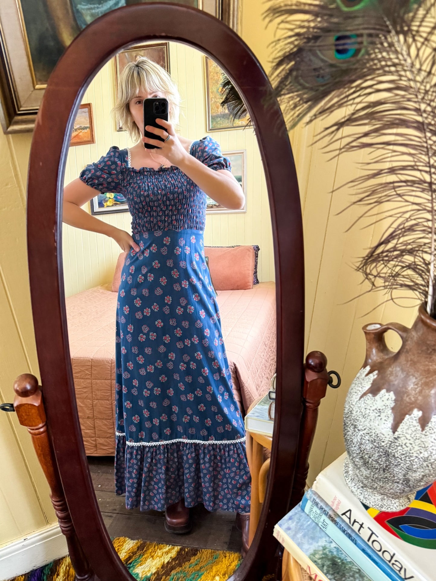 VINTAGE 1970S COTTON SHIRRED BUST PRINTED MAXI PEASANT DRESS S