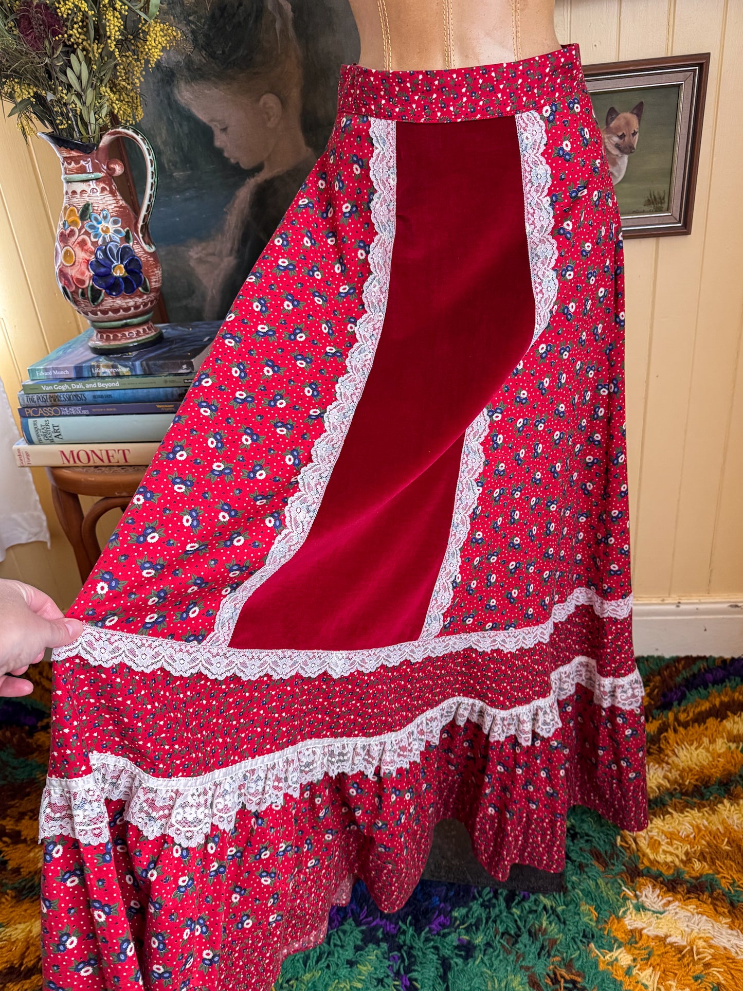 VINTAGE 1970S JESSICA’S GUNNIES GUNNE SAX FLORAL PRINT COTTON, VELVET + LACE MAXI SKIRT S