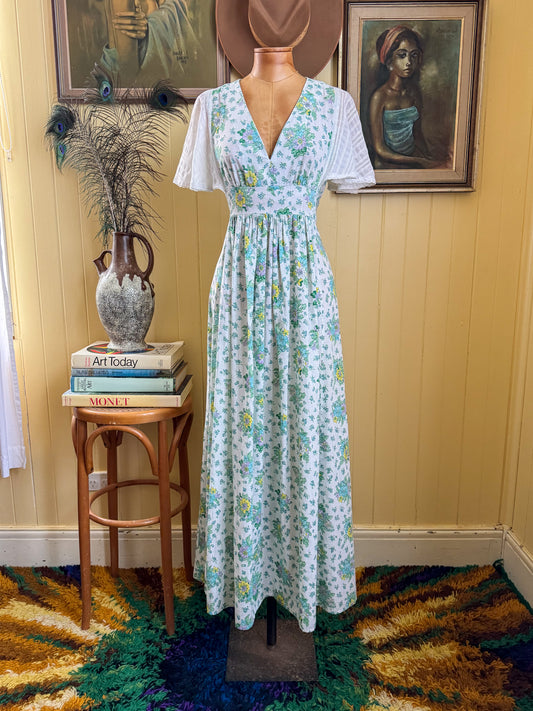 VINTAGE 1970S COTTON FLORAL PRINT FLUTTER SLEEVE MAXI DRESS XS/S