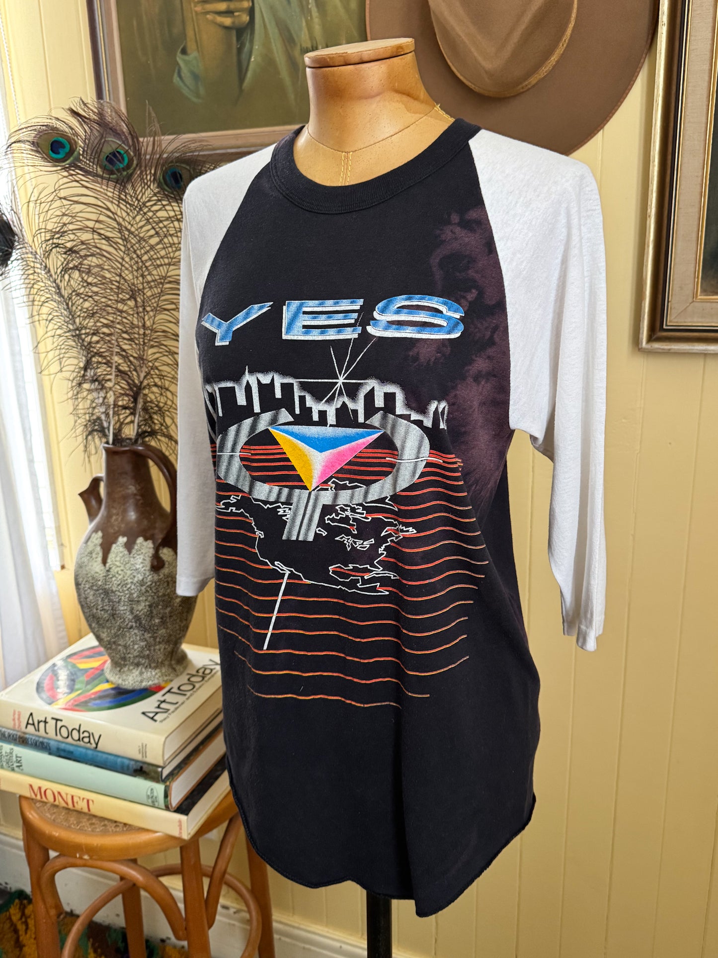 VINTAGE 1980S RARE YES BAND WORLD TOUR PRINT RAGLAN TSHIRT S/M