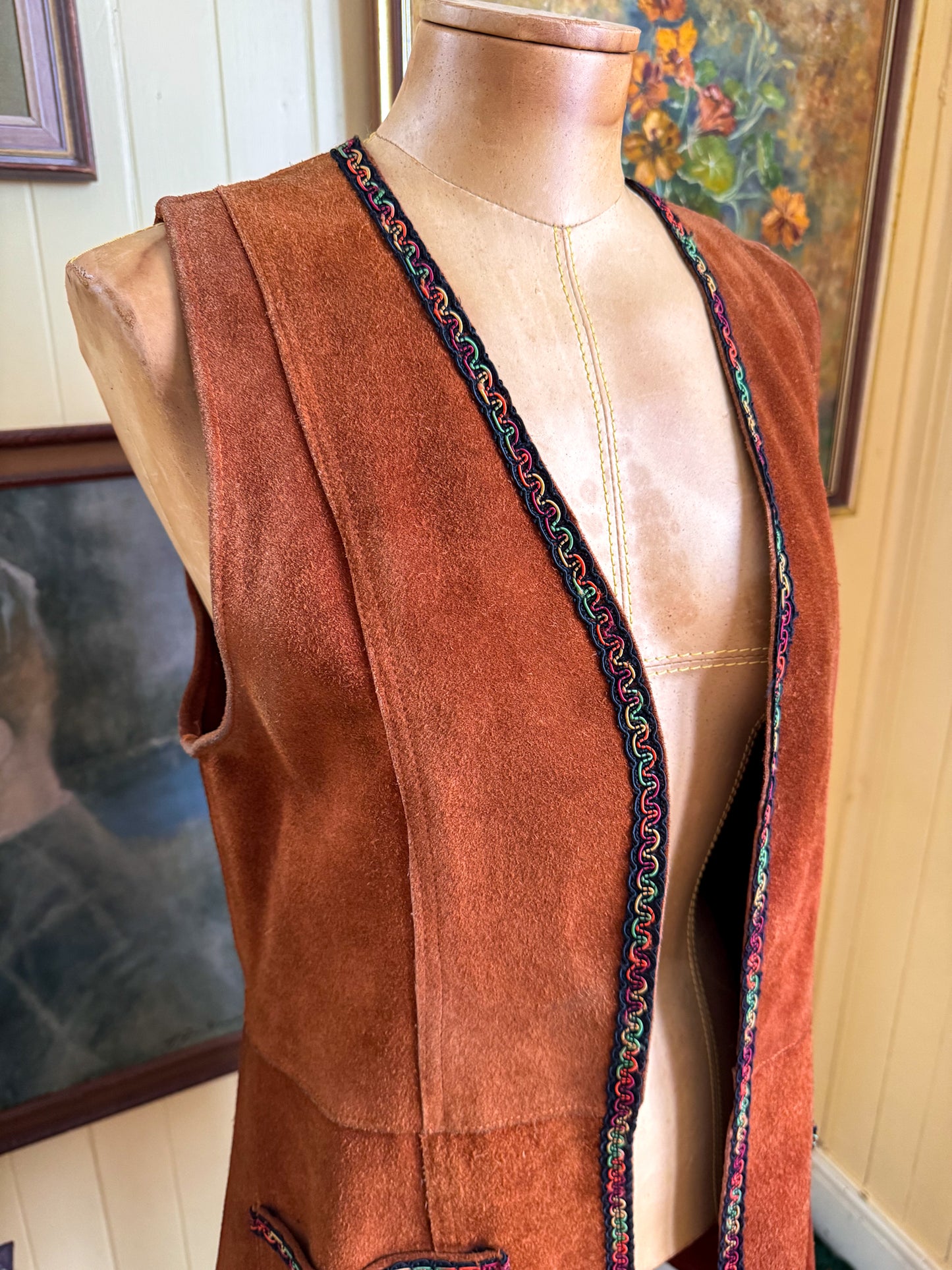 VINTAGE 1970S RUST BROWN SUEDE LEATHER LONGER LINE VEST S