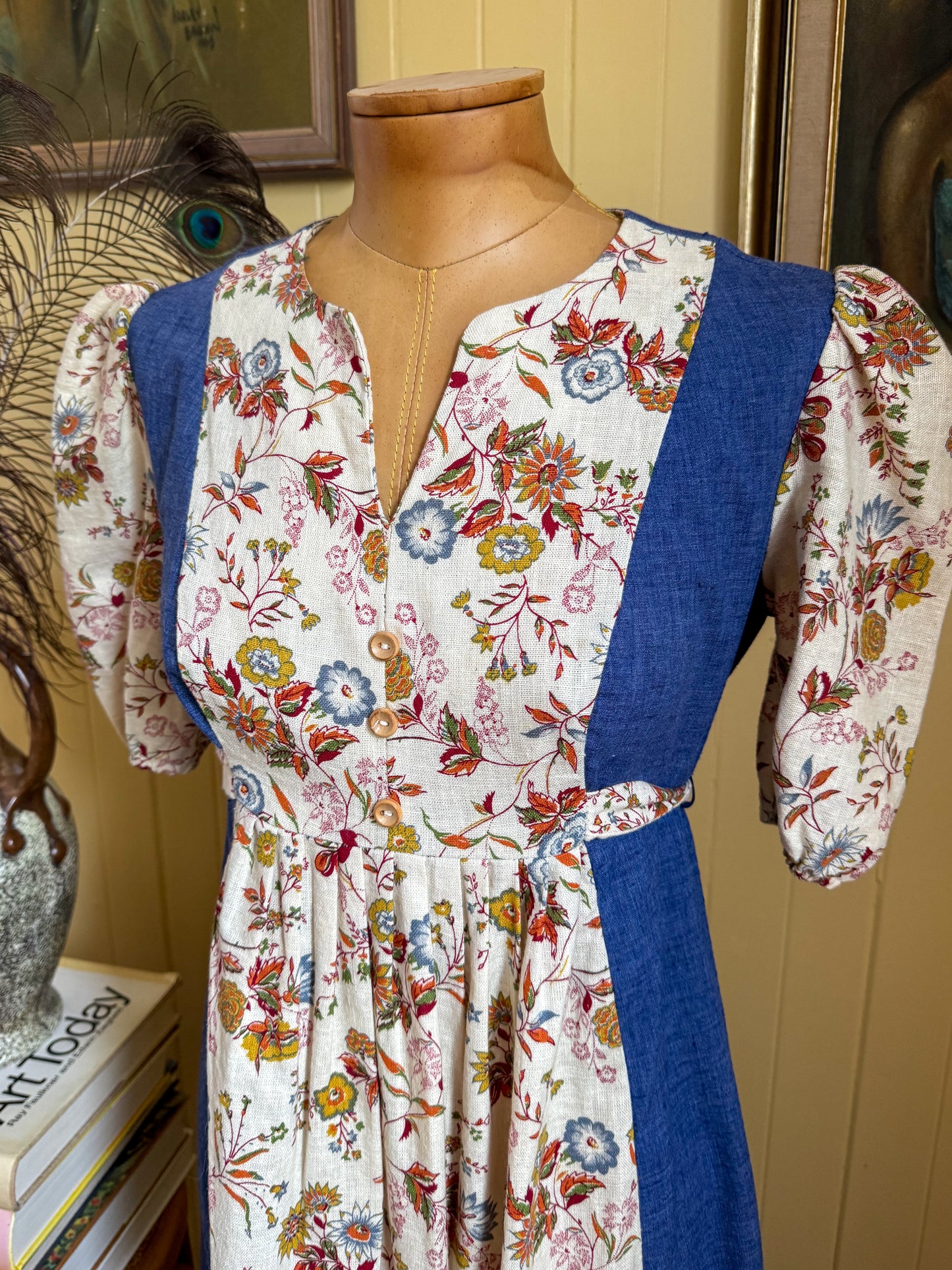 VINTAGE 1970S COTTON FLORAL AND CHAMBRAY PRAIRIE MAXI DRESS S/M