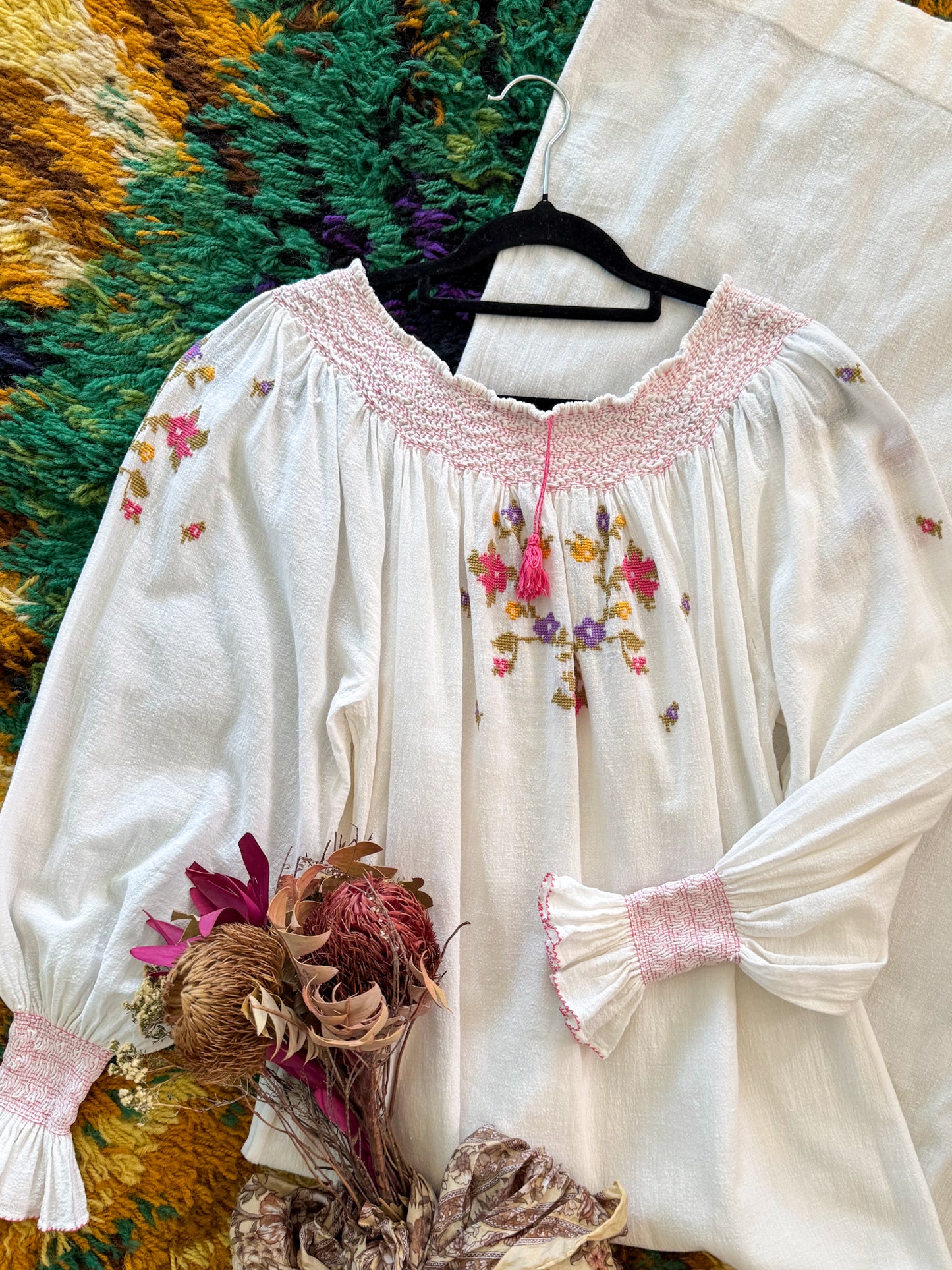 VINTAGE 1970S COTTON CHEESECLOTH EMBROIDERED PEASANT MAXI DRESS S/M