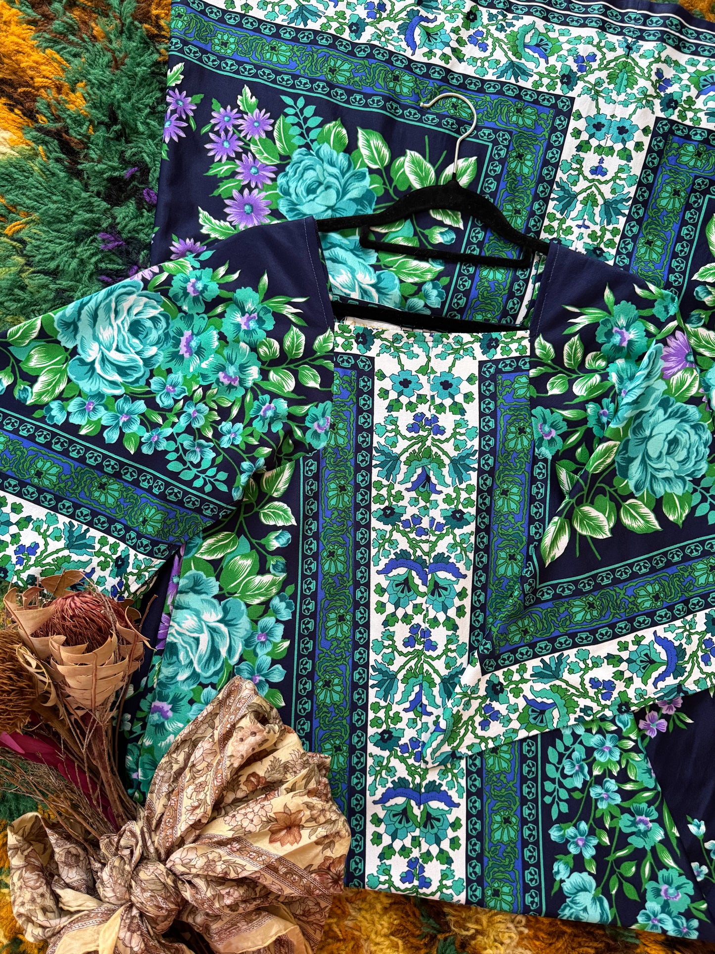 VINTAGE 1970S ACORN NYLON PRINTED MAXI KIMONO SLEEVE DRESS S