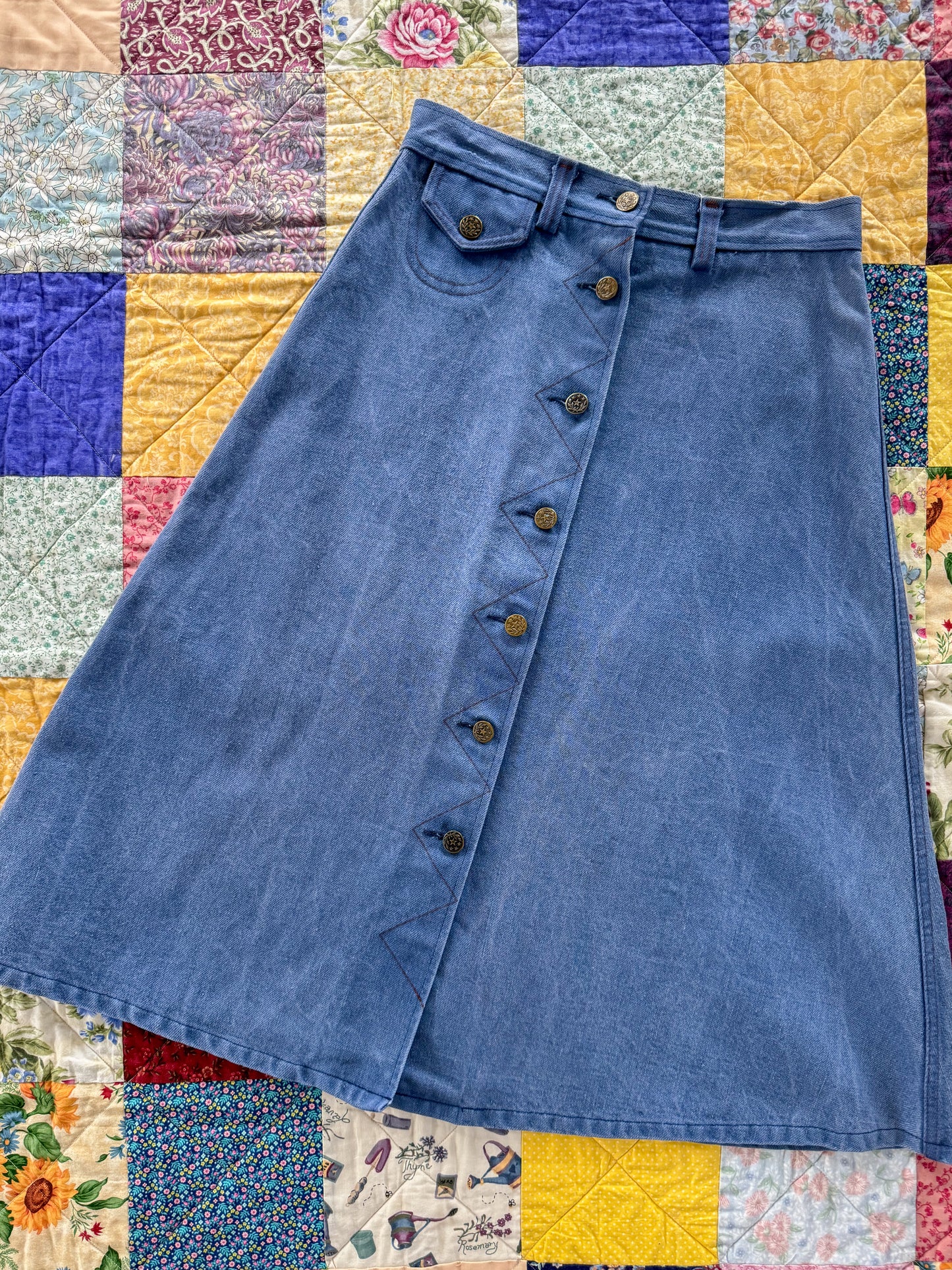 VINTAGE 1970S PLAY BUTTON THROUGH DENIM A-LINE MIDI SKIRT XS/S