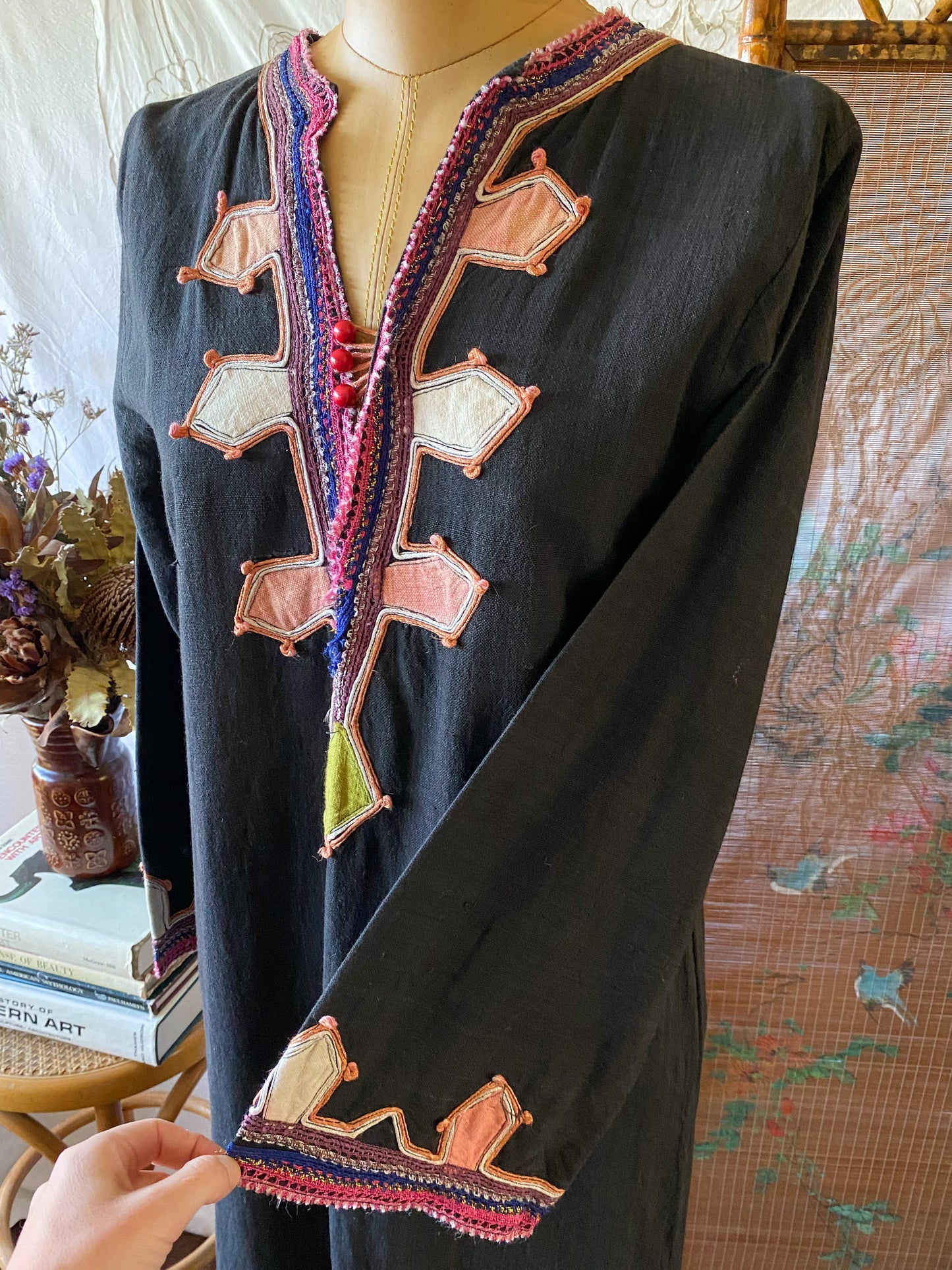 VINTAGE 1970S SOUK PAKISTANI COTTON EMBROIDERED MAXI KAFTAN S